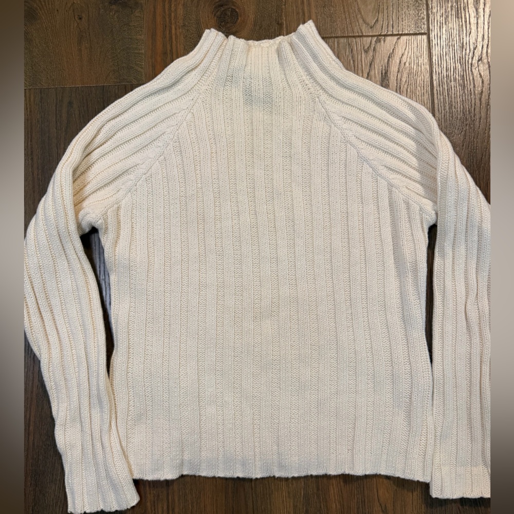 Herman Geist Chic Cream Ribbed Turtleneck Sweater